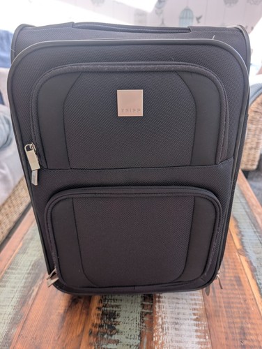 Tripp black expandable cabin - black,