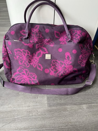 Tripp purple floral holdall - tripp,